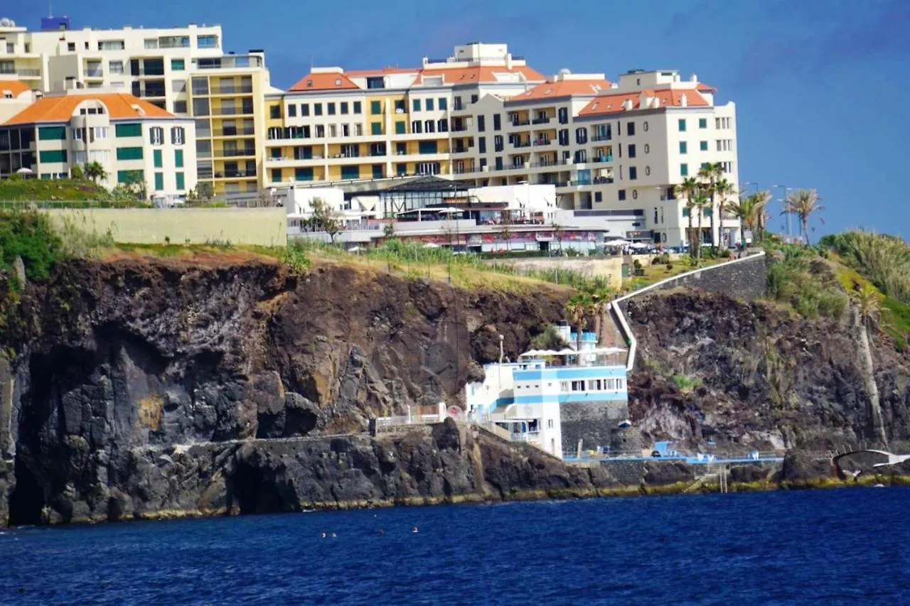 Modern Apartment In Funchal Near City Centre 80M²